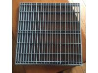 Durable  Single Layer Equipment Pedestal