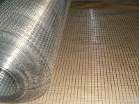 What is the difference between galvanized welded wire mesh and stainless steel welded wire mesh?
