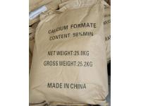 Which chemical is added to accelerate the setting of&nbsp;cement?