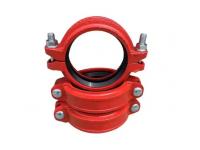 How does the design of a 2 1/2 rigid coupling prevent rotation of the pipe joint?