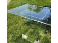 Why Should You Choose an Acrylic Coffee Table for Your Home?