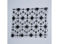 MULTI-RIB AND MULTI-DIRECTION STRETCH PLASTIC GRILLE