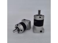 What is the formula for calculating the speed ratio of the planetary gearbox